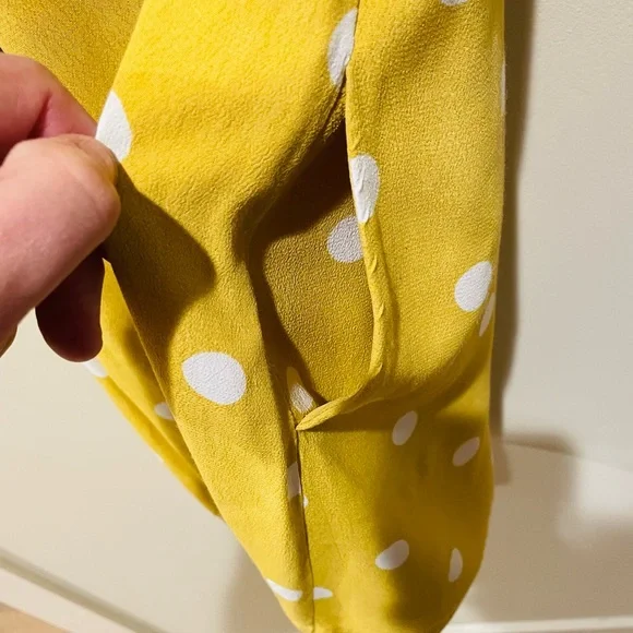 EUC Wilfred size 0 dress, it has adjustable straps, pockets and it is li… - Picture 3 of 10